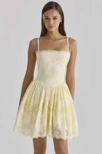 Abito in cotone con pizzo broderie anglaise personalizzato Chloe Lemon