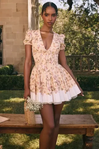 Abito in cotone plissettato con stampa Honeyflower di Imani