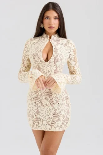 Abito in pizzo con scollo a goccia Brianna Buttermilk