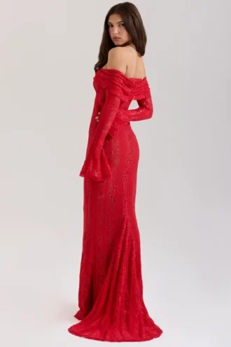 Abito lungo Belle rosso con spalle scoperte in pizzo floreale