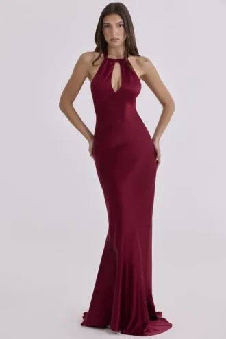 Abito lungo con scollo all’americana in raso color vino Oliviana