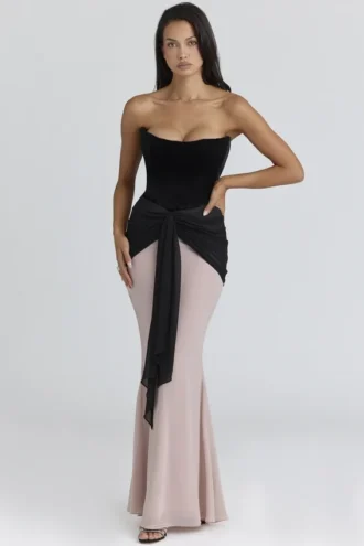 Abito lungo in chiffon nero e rosa cipria “Clara” – Edizione limitata