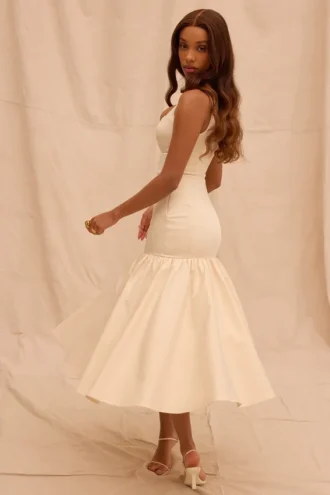 Abito midi a vita bassa color crema Amore Vintage