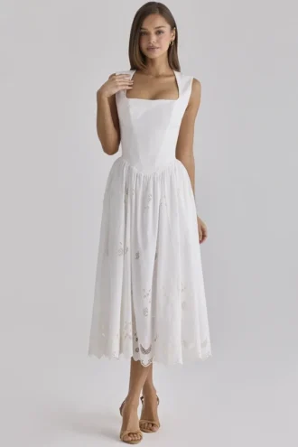 Abito midi in cotone bianco con ricami floreali all’inglese “Safira”