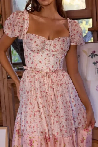 Abito midi in georgette con stampa di rose bianche e nastro “Penelope”