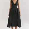 Abito midi in raso nero con spalline intrecciate “Paloma”
