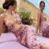 Abito midi Kasia con cut-out e motivo a spirale viola