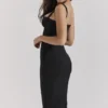 Abito midi nero con scollo a cuore Bellissima