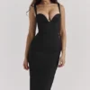 Abito midi nero con scollo a cuore Bellissima