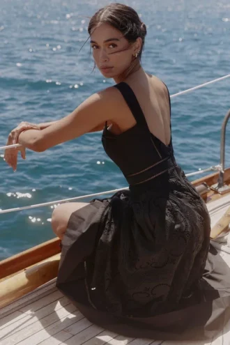 Abito midi nero in cotone con ricami broderie anglaise “Ava”