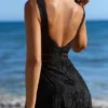 Abito midi nero in cotone con ricami broderie anglaise “Ava”