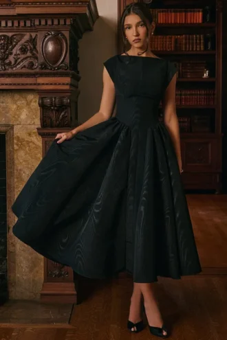 Abito midi nero senza schienale in raso moiré “Debutante”
