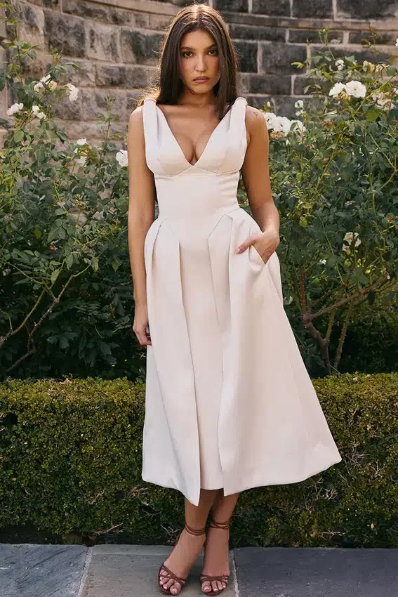 Abito midi plissettato in raso color crema vintage Paloma