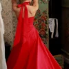 Abito midi rosso in cotone elasticizzato con scollo all’americana e bottoni “Claudia”