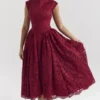 Abito midi senza schienale in pizzo Berry Debutante