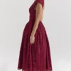 Abito midi senza schienale in pizzo Berry Debutante
