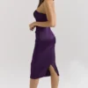 Abito midi senza spalline in raso color uva “Santana”