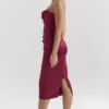 Abito midi senza spalline in raso Santana Berry