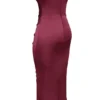 Abito midi senza spalline in raso Santana Berry
