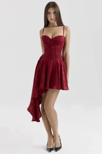 Abito mini drappeggiato in raso jacquard color vino “Lola”