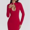 Abito mini in crêpe rosso Lotus con scollo a goccia