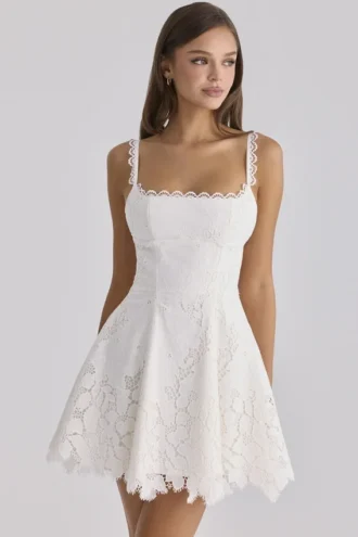 Abito mini Isla bianco con pizzo broderie anglaise personalizzato