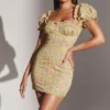 Abito mini vintage a maniche a sbuffo con motivo floreale Tanaya