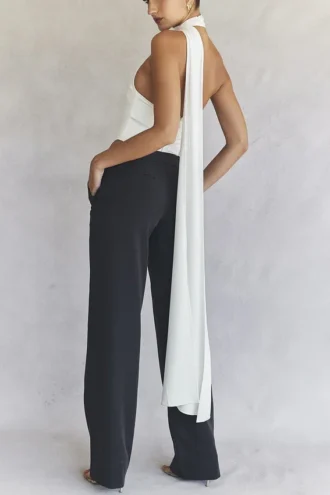 Body avvolgente con scollo a V in raso avorio “Farrah”