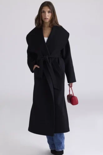 Cappotto nero in misto lana con collo a scialle Cocoon