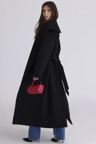 Cappotto nero in misto lana con collo a scialle Cocoon