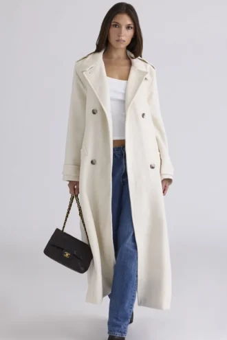 Cappotto Sander color crema a doppio petto con collo a imbuto