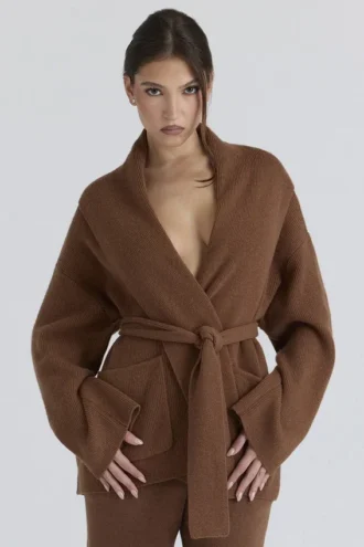 Cardigan Madison Tan in pura lana con drappeggio sul davanti